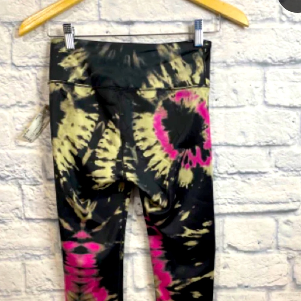 Tie dye leggings by athletic brand, Noli.